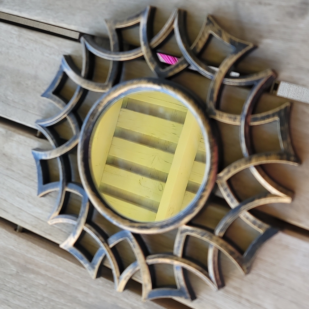 Small decorative mirror